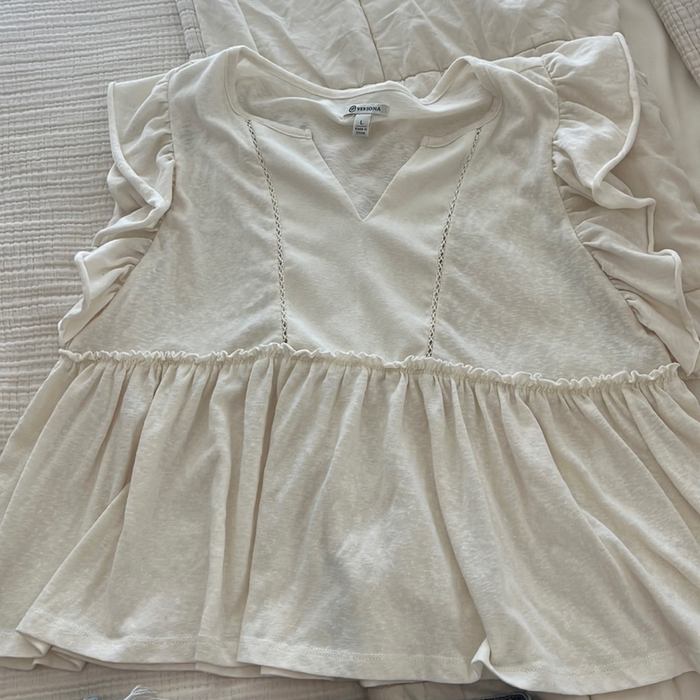 Versona Ruffle Top